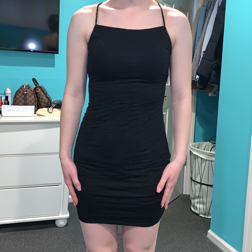 Lulu’s black bodycon dress with cutout NEVER WORN!